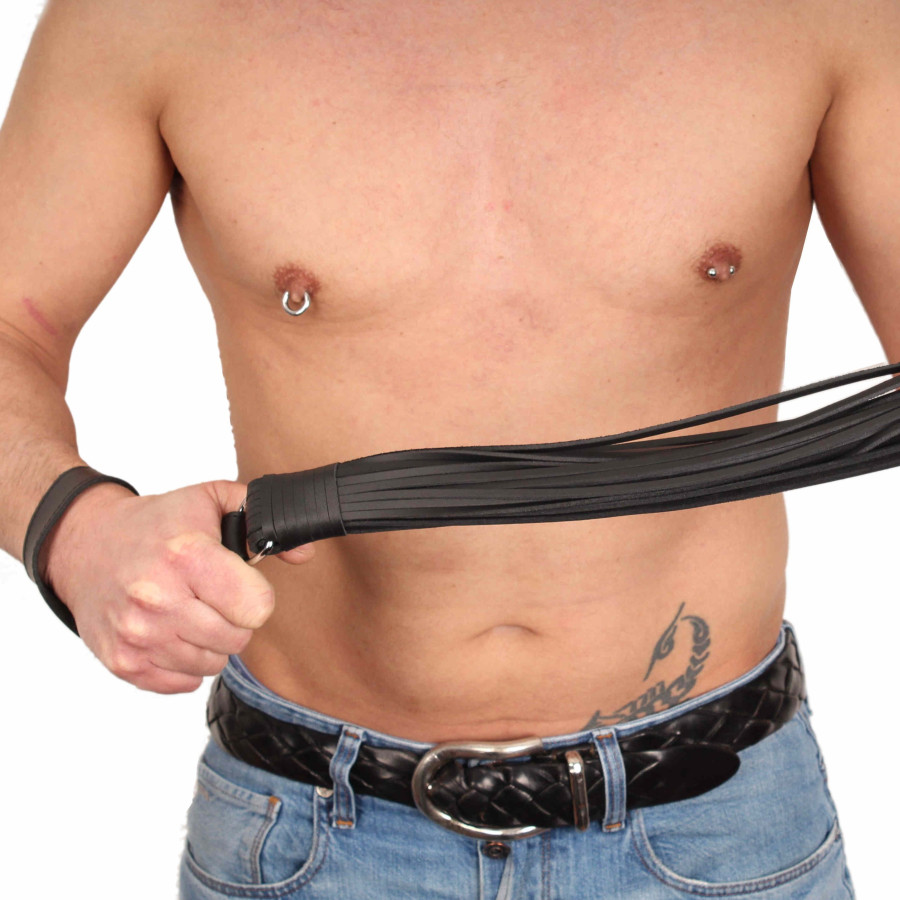 Martinet en cuir 46 Brins avec poignée 75cm