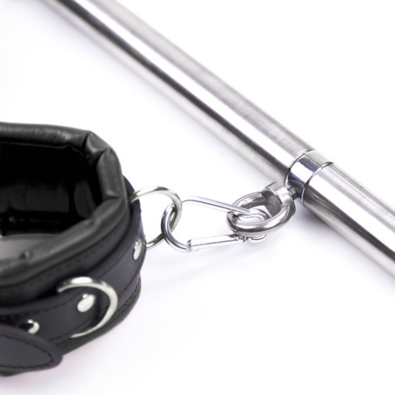 Kit Barre de maintien Collier et Menottes Simply Dom Noir