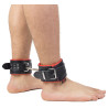 Menottes rembourrées en cuir pour les chevilles Noir-Rouge